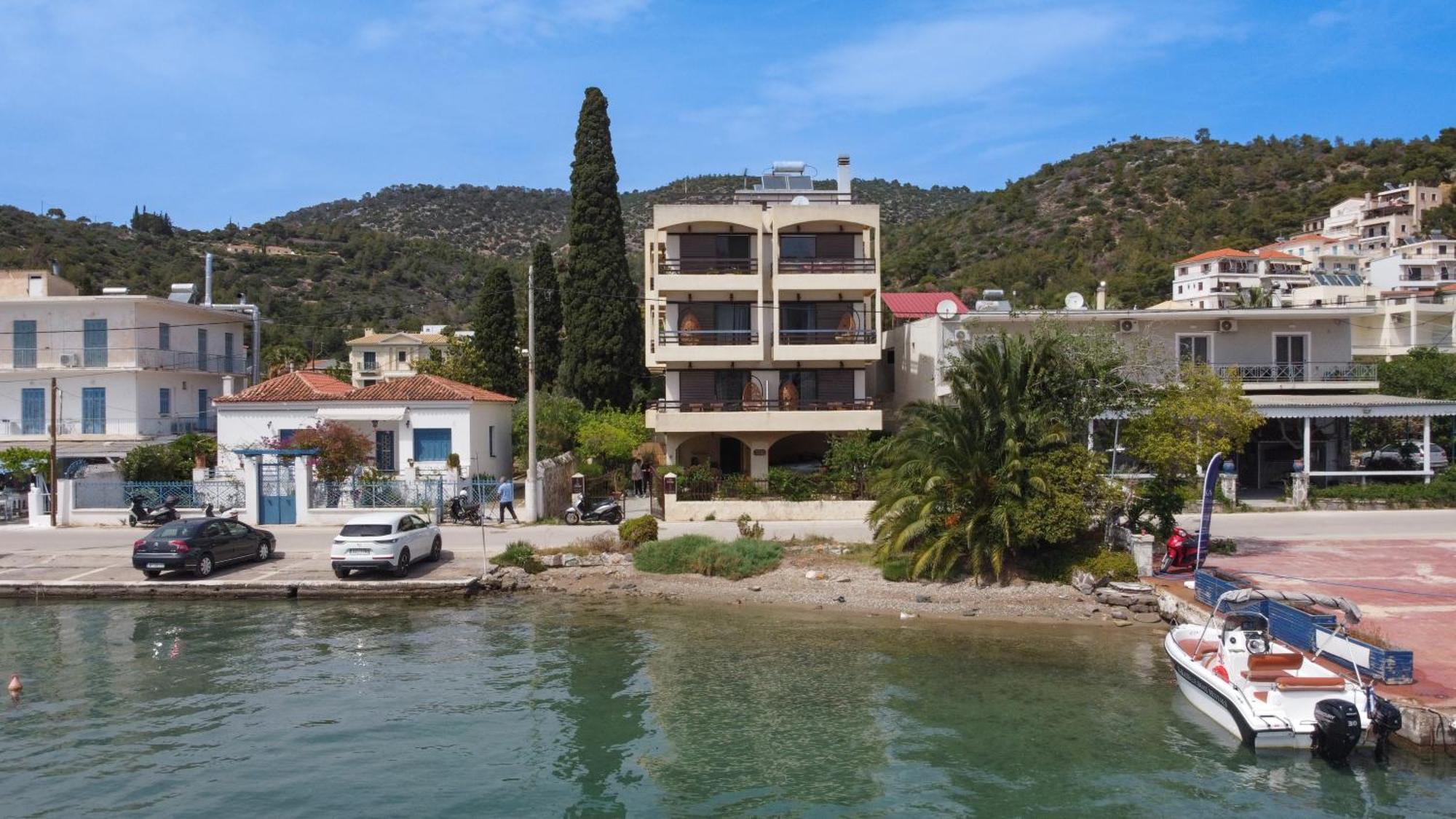 Ξενοδοχείο με διαμερίσματα Irene Πόρος